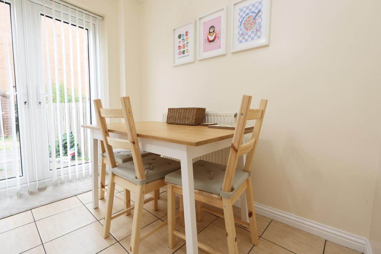 Ferienwohnung Relaxing 2-Bed Coastal Escape In Port Talbot Exterior foto