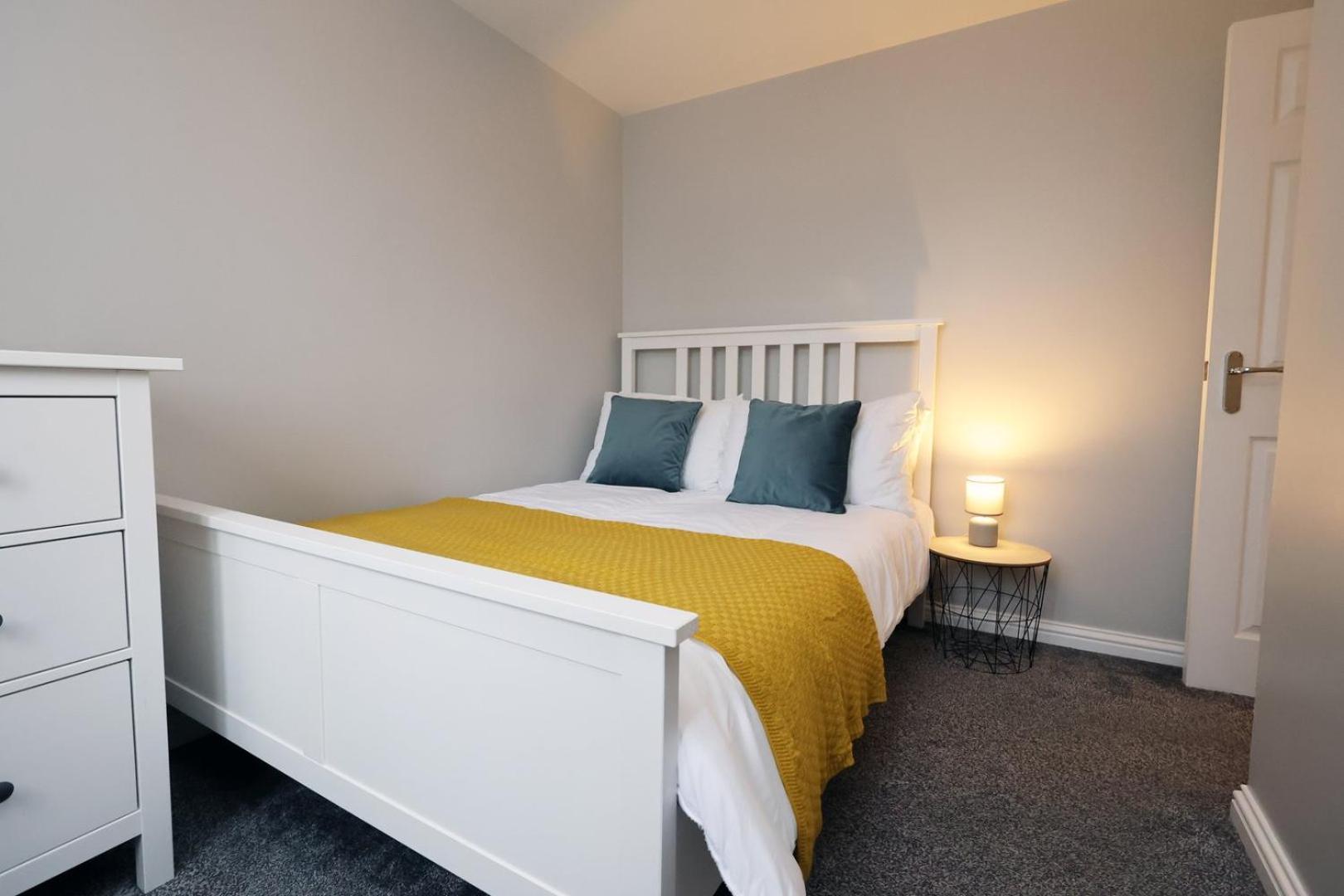 Ferienwohnung Relaxing 2-Bed Coastal Escape In Port Talbot Exterior foto