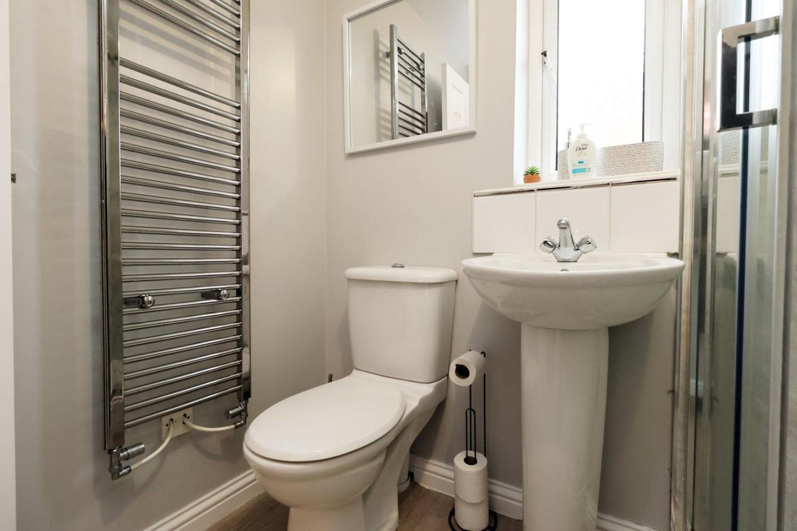 Ferienwohnung Relaxing 2-Bed Coastal Escape In Port Talbot Exterior foto