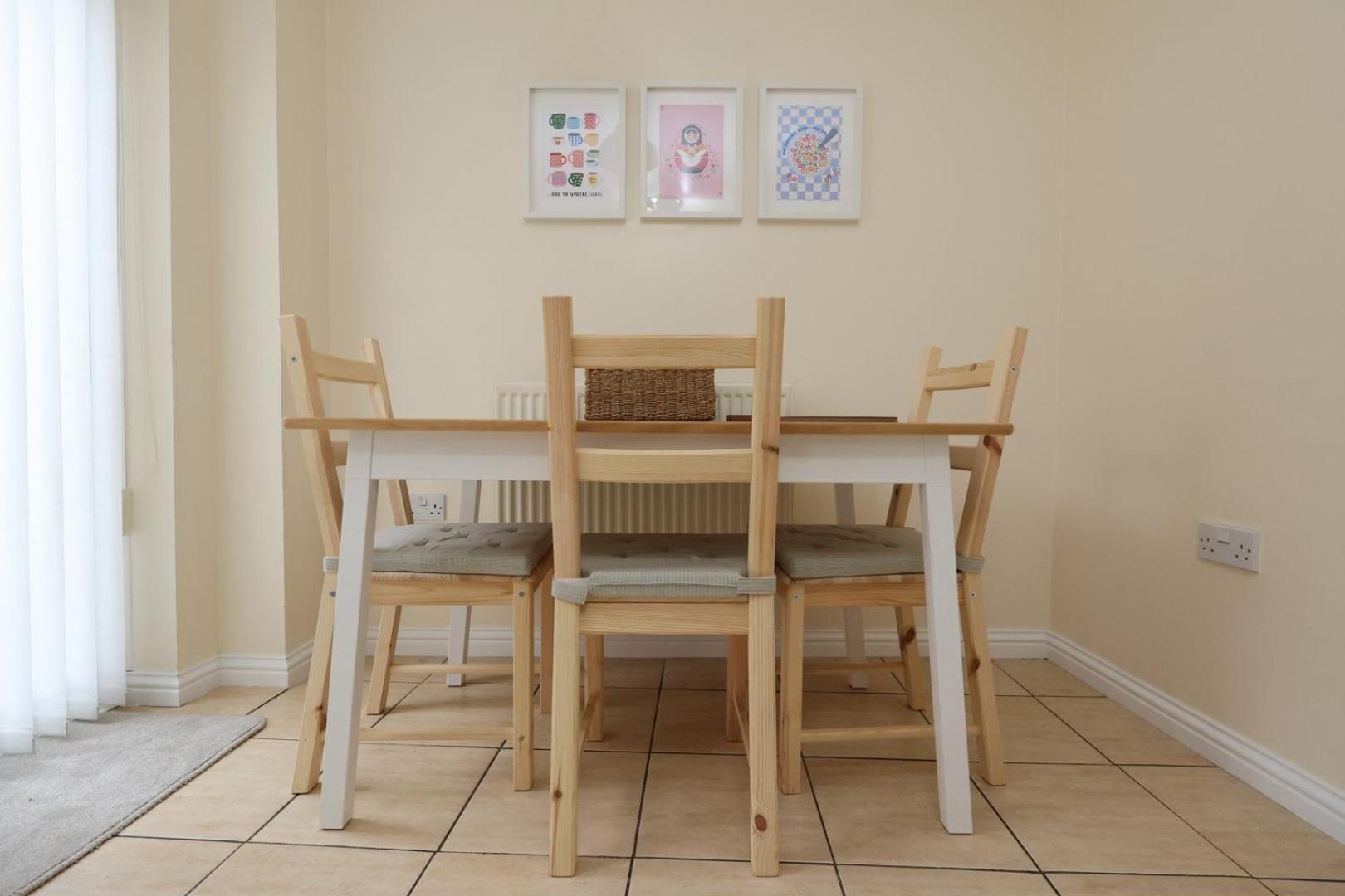 Ferienwohnung Relaxing 2-Bed Coastal Escape In Port Talbot Exterior foto