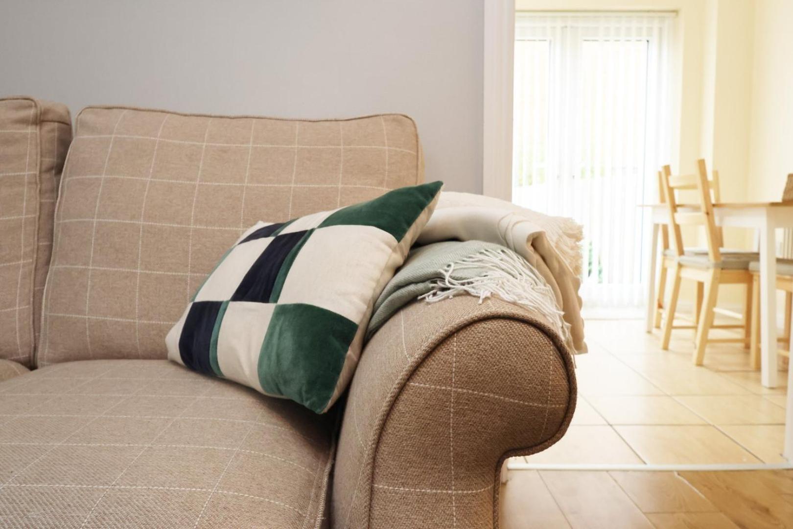 Ferienwohnung Relaxing 2-Bed Coastal Escape In Port Talbot Exterior foto